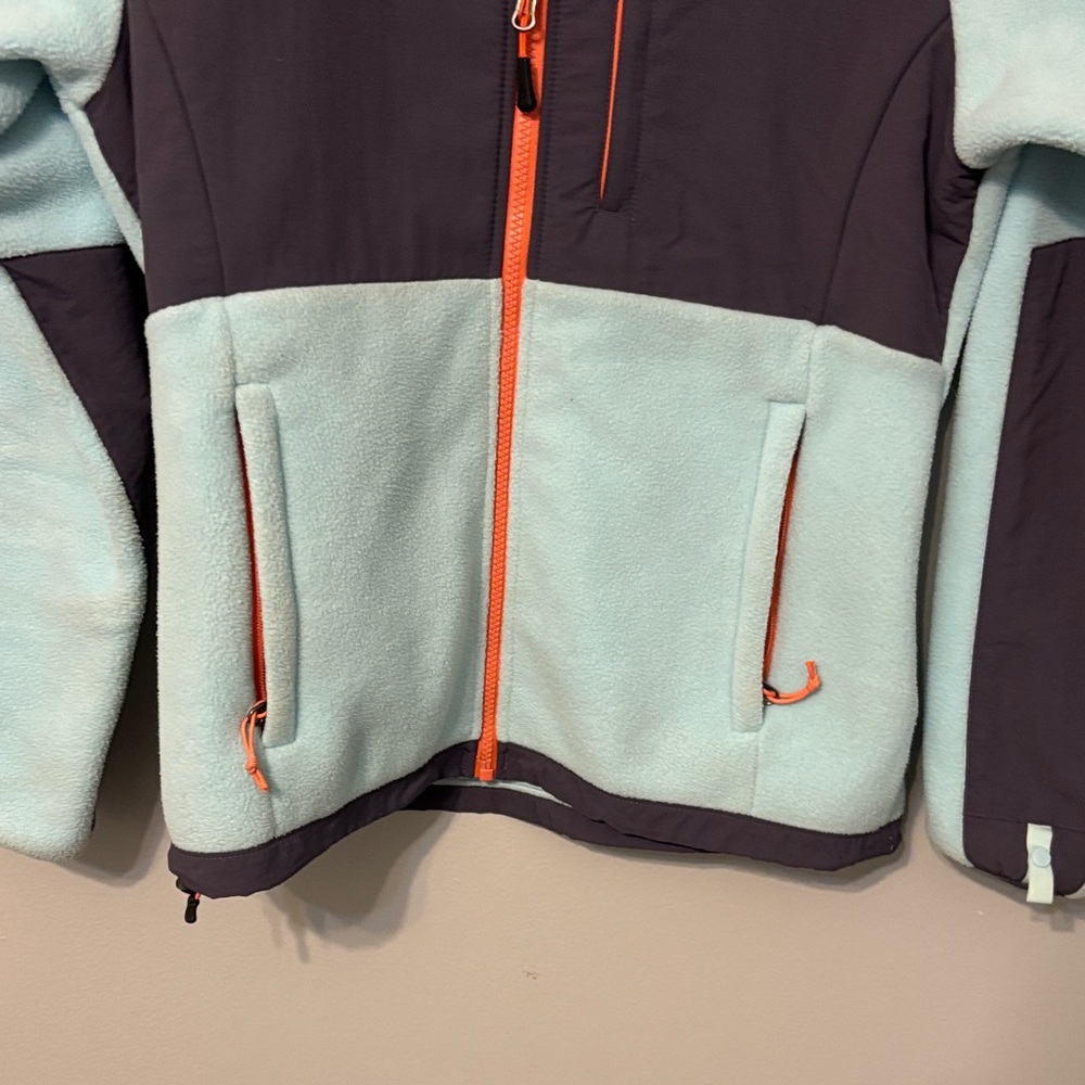 The North Face Women’s gray/light blue fleece jacket - Picture 3 of 12